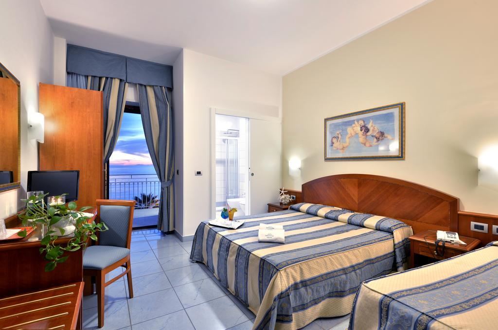 אגרופולי Hotel Serenella מראה חיצוני תמונה