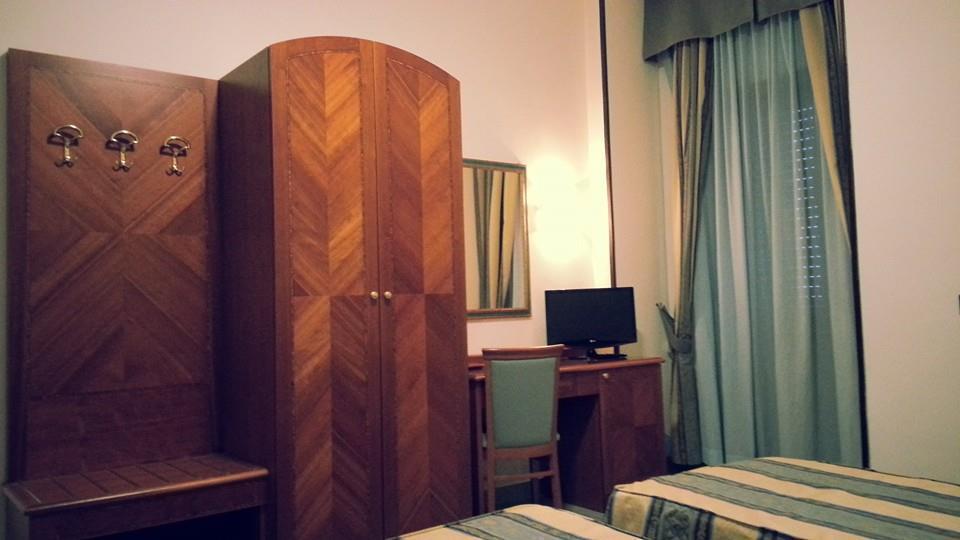 אגרופולי Hotel Serenella חדר תמונה