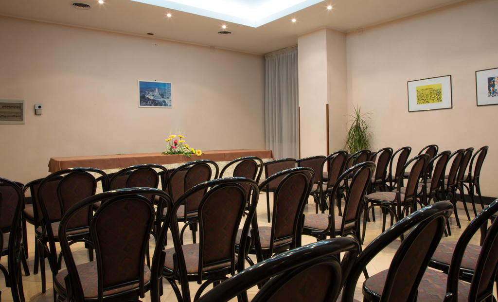 אגרופולי Hotel Serenella מראה חיצוני תמונה
